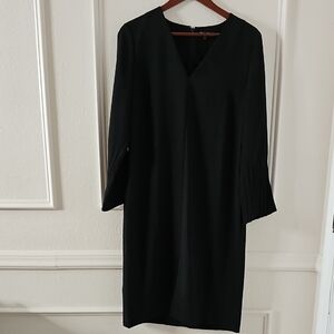 MASSIMO DUTI BLACK LONG SLEEVE V NECK DRESS.